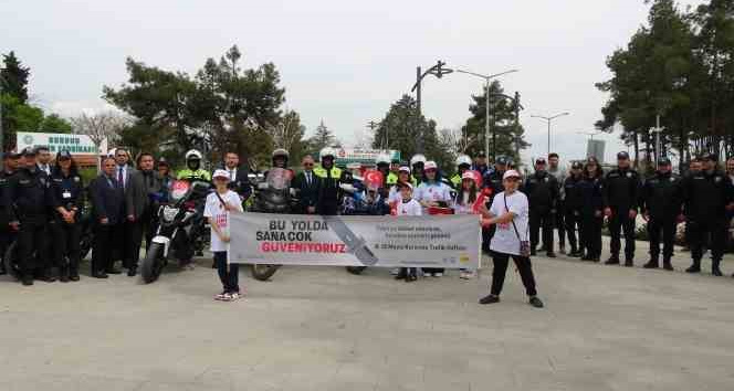 Burdur’da Trafik Haftası “Bu Yolda Sana Çok Güveniyoruz” farkındalık kampanyası ile kutlandı
