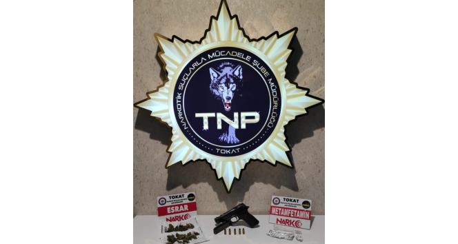 Arama yapılan araçtan uyuşturucu madde ve silah ele geçirildi
