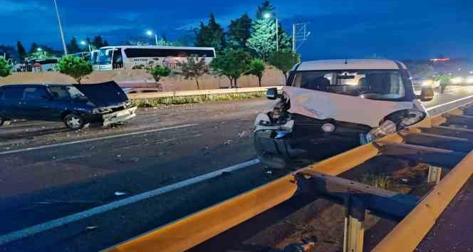 Keşan’da otomobil ile çarpışan hafif ticari aracın sürücüsü yaralandı