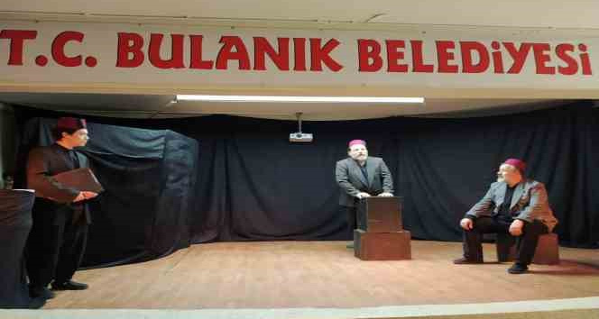 Bulanık’ta “Şahidimiz Anadolu” oyunu sahnelendi