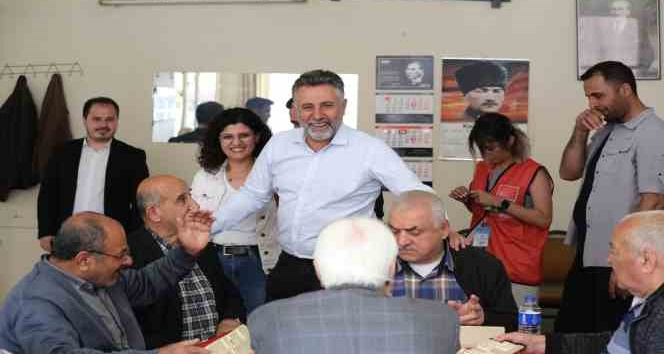 Başkan Serdar Sandal’ın mahalle ziyaretleri hız kesmiyor