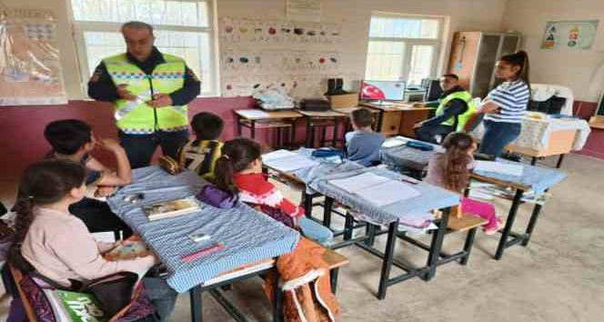 Bingöl’de öğrencilere trafik eğitimi verildi