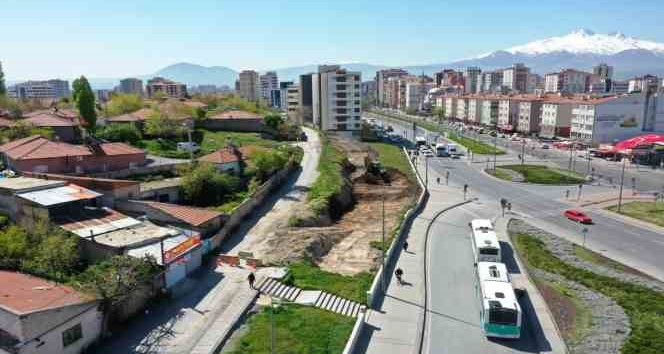 Başkan Çolakbayrakdar; “Hedef; yeşil alanda kişi başına düşen 18 metrekare ile rekoru yenilemek”
