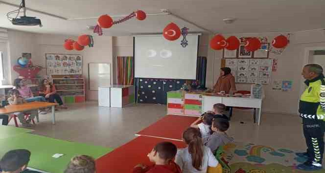 Osmaneli’nde minik öğrencilere trafik eğitimi verildi