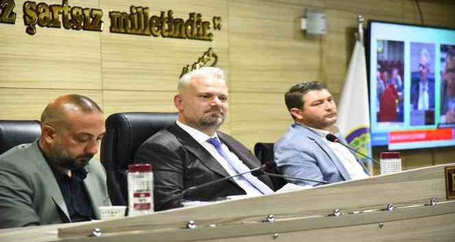 Menemen’deki öğrencilere 5’er bin lira başarı ödülü