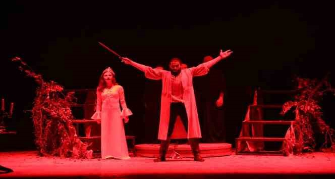 ODÜ’de ‘Macdeath’ oyunu sahnelendi