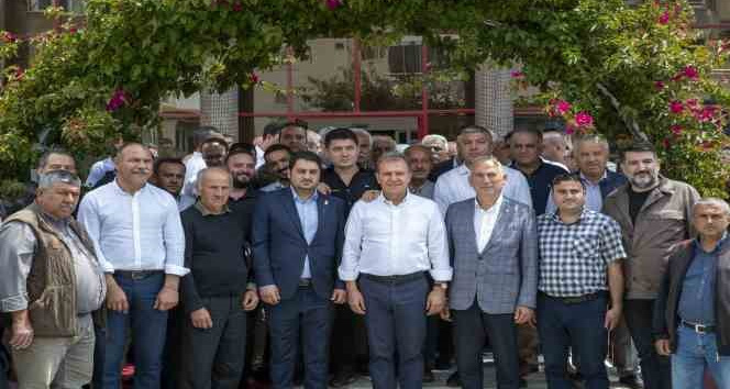 Başkan Seçer,  fırtına ve hortumun vurduğu Anamur’da istişarede bulundu