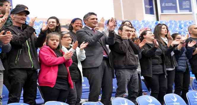 Aliağa’da hayatı paylaşmak için engel yok