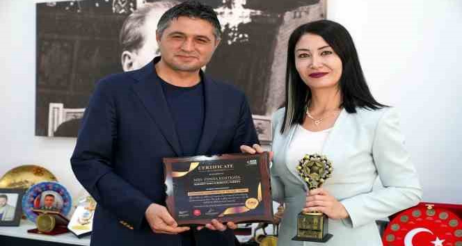 Aliağa’nın ödüllü öğretmeni Funda Kurtkaya’dan Başkan Acar’a teşekkür ziyareti