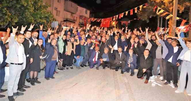 Denizli MHP’den miting gibi aday tanıtım toplantısı
