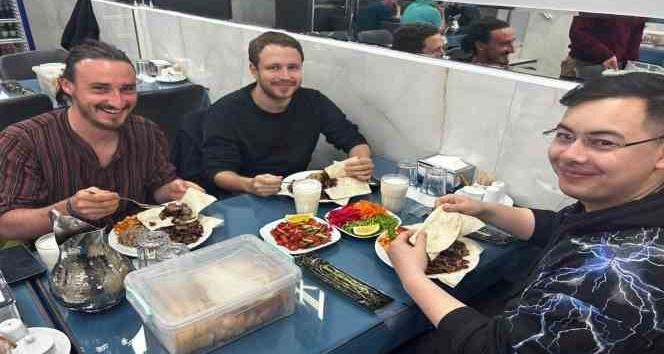 Almanya’dan gelip Kelkit dönerine doyamadılar