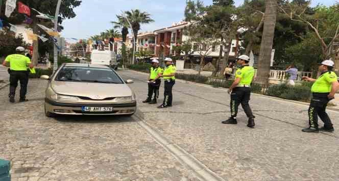 Datça’da sürücüler trafik kuralları hakkında bilgilendirildi