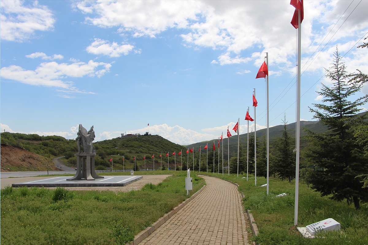 33 şehidin acısı 30 yıldır hafızalardan silinmiyor