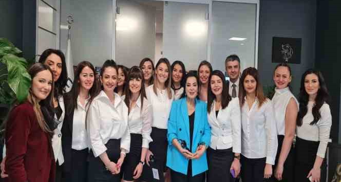 Türkan Şoray anneler günü söyleşisinde MBA Okulları öğrencileriyle buluştu