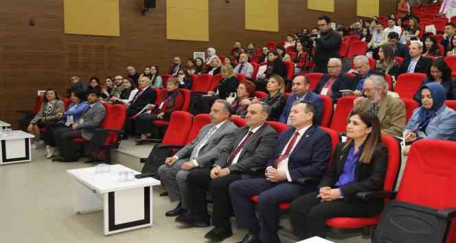 36. Ulusal Dilbilim Kurultayı ERÜ ev sahipliğinde düzenlendi