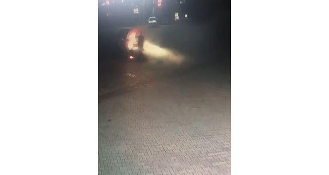 Akaryakıt istasyonunda panik: Otomobil böyle alev aldı