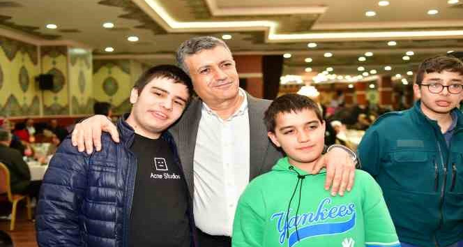 Esenyurt’ta engelli gençler için asker eğlencesi düzenlendi