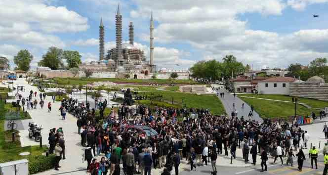 Türkiye’nin yerli otomobili Togg, Selimiye ile buluştu