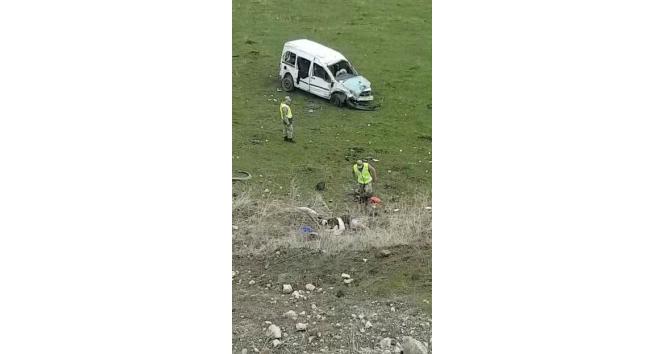 Çıldır’da trafik kazası: 1 ölü, 2 yaralı