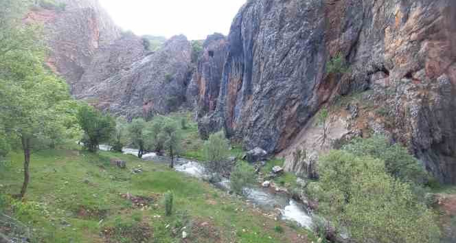 Rabat Vadisi tarihi dokusu ve doğal güzellikleriyle öne çıkıyor