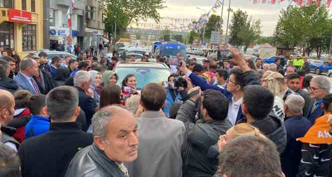 Uzunköprü’de Togg’a yoğun ilgi: Vatandaşlar fotoğraf çekme yarışına girdi