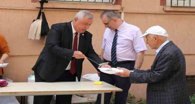 Efeler Ziraat Odası’ndan bin 500 kişilik keşkek ve pilav hayrı