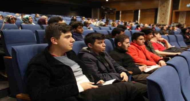 "Tarihi romanlaştıran yazar" Esenler’de anıldı