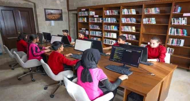 Öğrencilerden Paşa Konağı Halk Kütüphanesi’ne yoğun ilgi