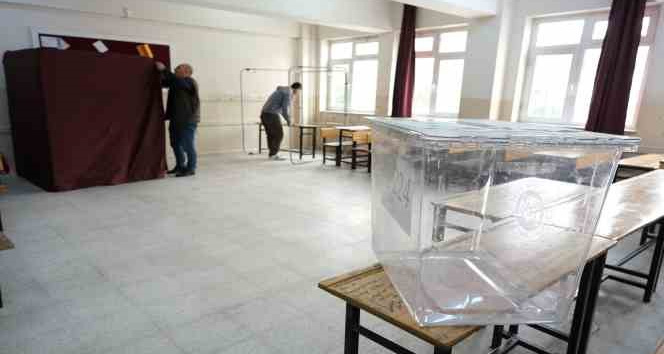 Manisa’da seçim sandıkları kurulmaya başlandı