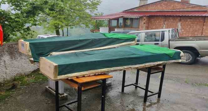 Trabzon’da iki kız kardeş aynı gün vefat etti