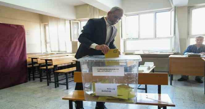 Başkan Bozdoğan oyunu kullandı