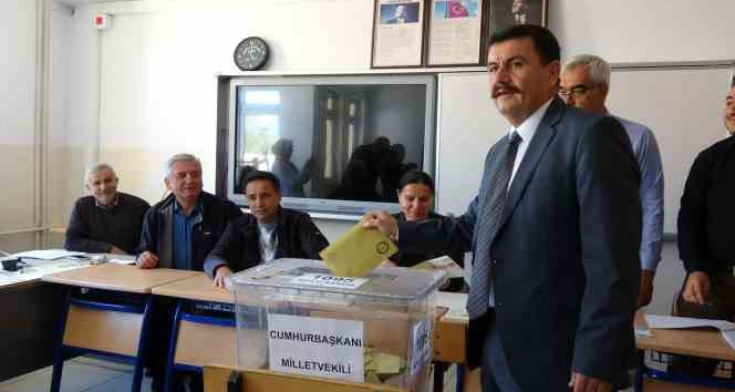 Burdur Valisi Arslantaş oyunu kullandı