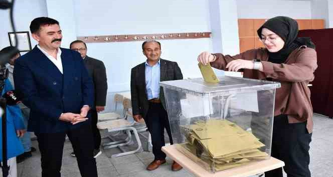 Vali Tekbıyıkoğlu: "Seçim güvenliği için tüm tedbirlerimizi aldık"