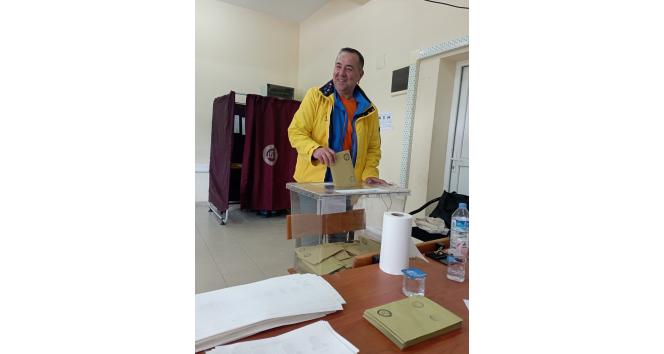 Ünlü komedyen Ata Demirer, Bozcaada’da oyunu kullandı