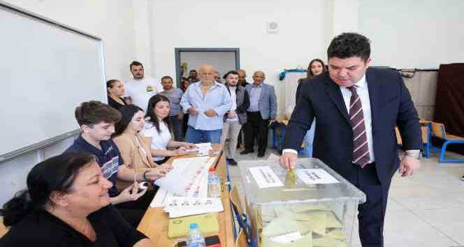 Başkan Kılıç, eşi ile beraber oyunu kullandı