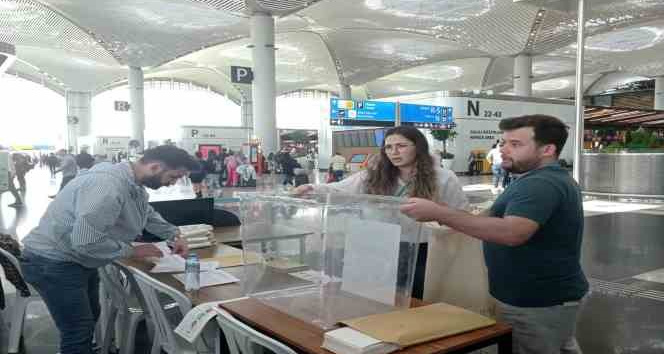 İstanbul Havalimanı’nda seçim yoğunluğu: 20 bin vatandaş oy kullandı