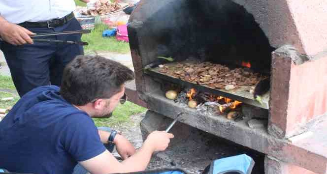 Afyonkarahisar’da oylarını kullananlar piknik alanlarına koştu