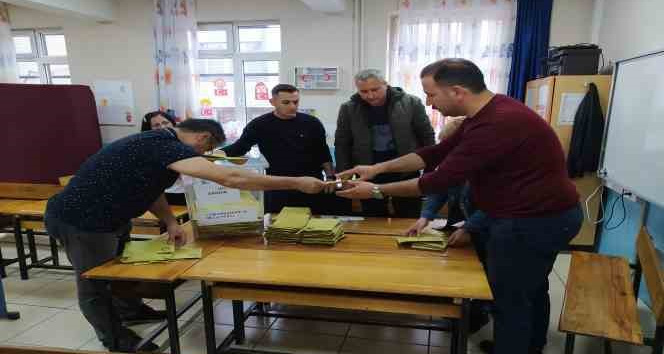 Uşak’ta oy sayma işlemi başladı