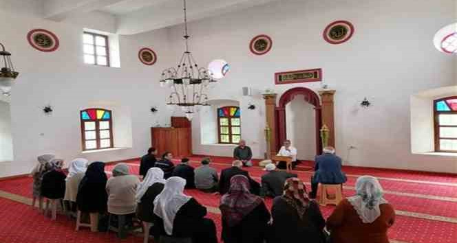Hacı adaylarına uygulamalı seminer verildi