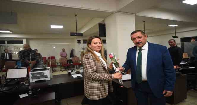Başkan Vidinlioğlu, belediye personelinin Anneler Günü’nü kutladı