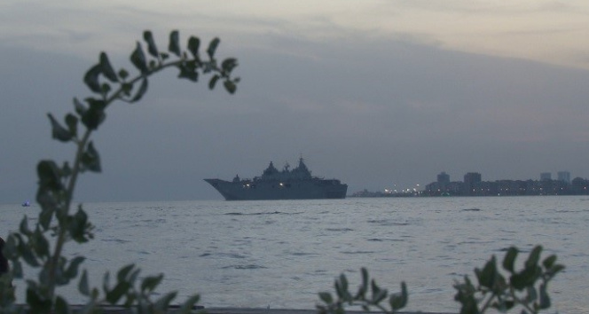 İzmir’den ayrılan TCG Anadolu 150 bine yakın ziyaretçiyi ağırladı