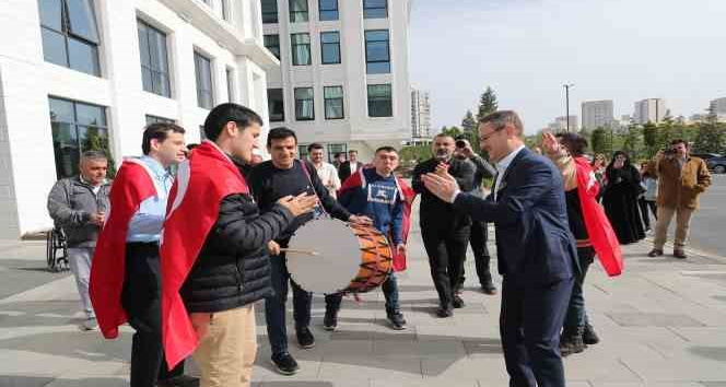 Başakşehir’in özel gençler davul zurnalı asker eğlencesi