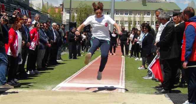 Kars’ta özel sporcuların şampiyonluk mücadelesi