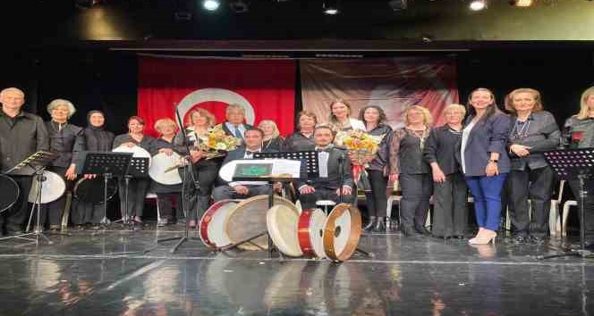 İZMEK kursiyerlerinden yıl sonu gösterisi