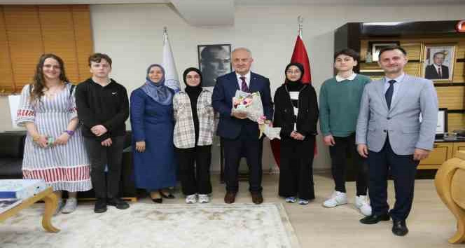 Başkan Aygün: "Gençlerimiz Türkiye Yüzyılı’nın mimarı olacak"