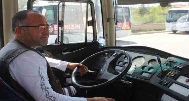 Kahraman şoför: Kalbi sıkışan yaşlı adamı hastaneye yetiştirdi