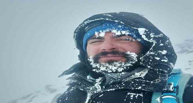 Ağrı Dağı’na tırmanan dağcılar eksi 35 derecede zirve yaptı