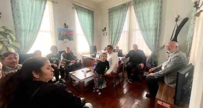 Depremzede aileye AK Parti’den ziyaret