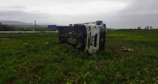 Isparta’da minibüs devrildi: 1 ölü, 5 yaralı