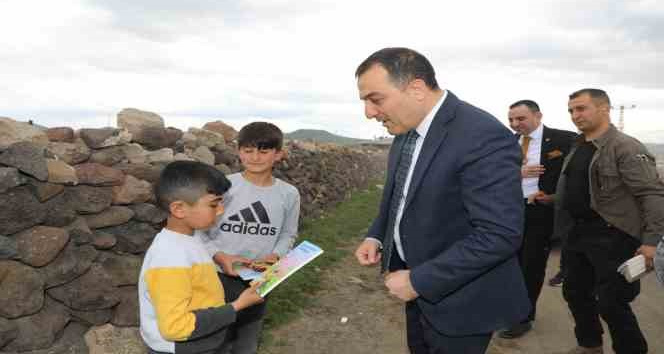 Kars Valisi Öksüz, Digor’da bir takım ziyaretlerde bulundu